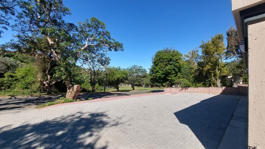 7 Bedroom Property for Sale in Cintsa East Eastern Cape